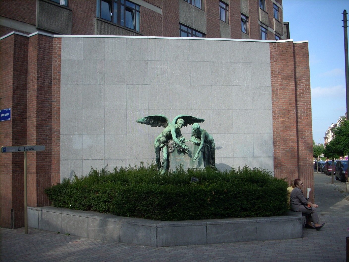 Edith Cavell and Marie Depage monument, Brussels - 1.JPG